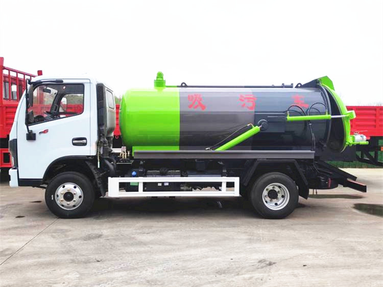 東風福瑞卡5方小型吸污車