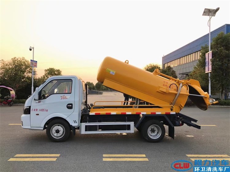 東風途逸2方地庫吸污車