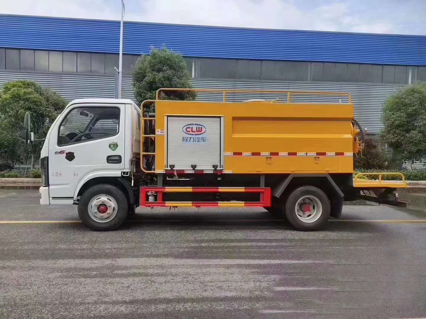 國六·藍(lán)牌東風(fēng)高壓清洗吸污車