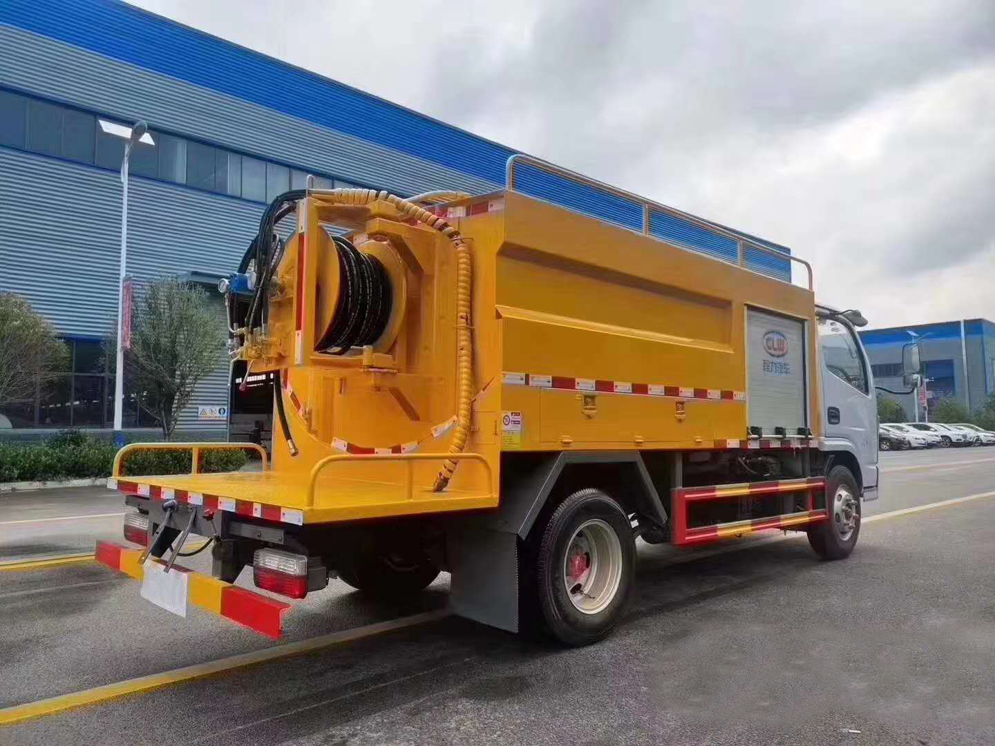 國六·藍(lán)牌東風(fēng)高壓清洗吸污車